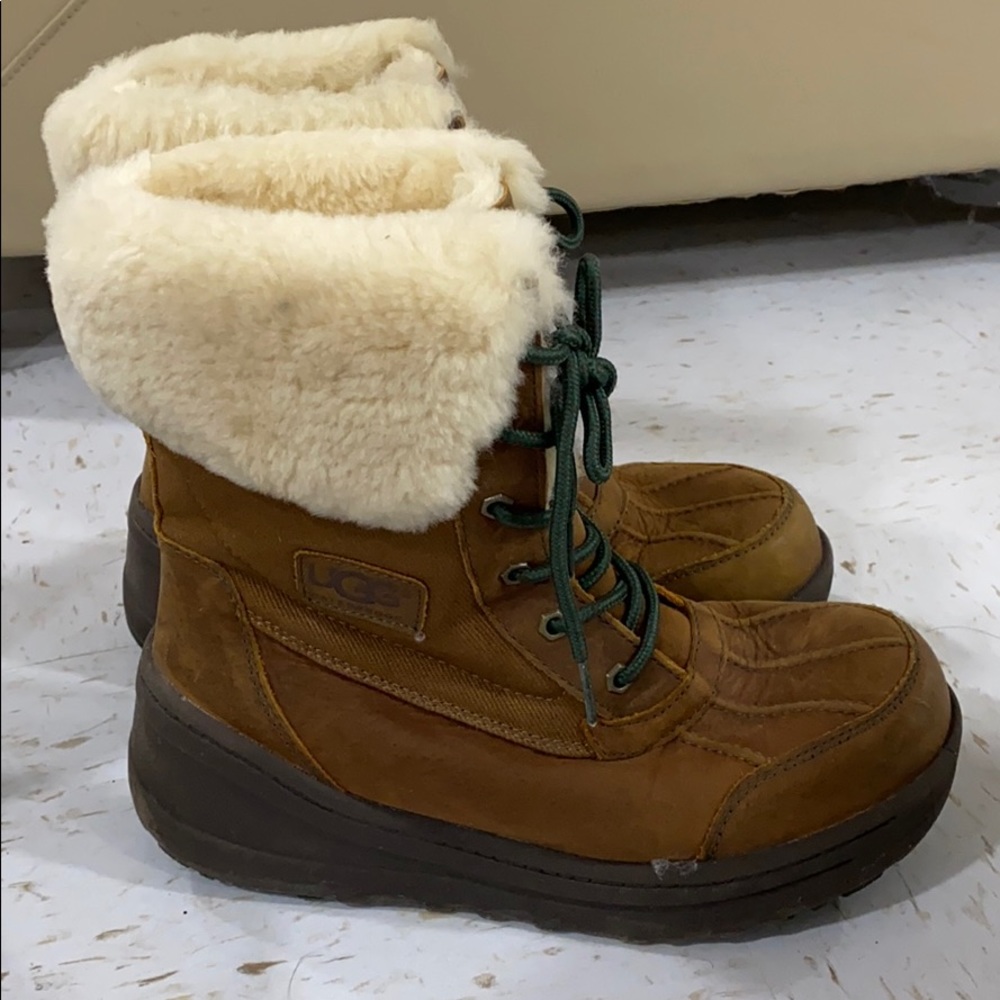 UGG SNOW BOOTS